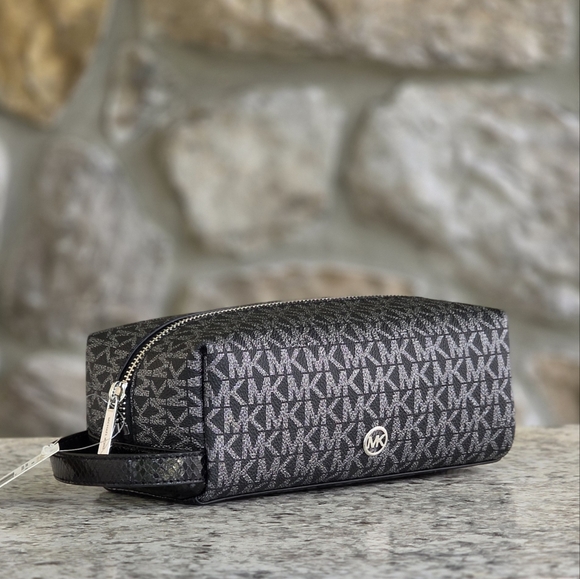 Michael Kors Logo Medium Black Travel Case - Picture 1 of 7